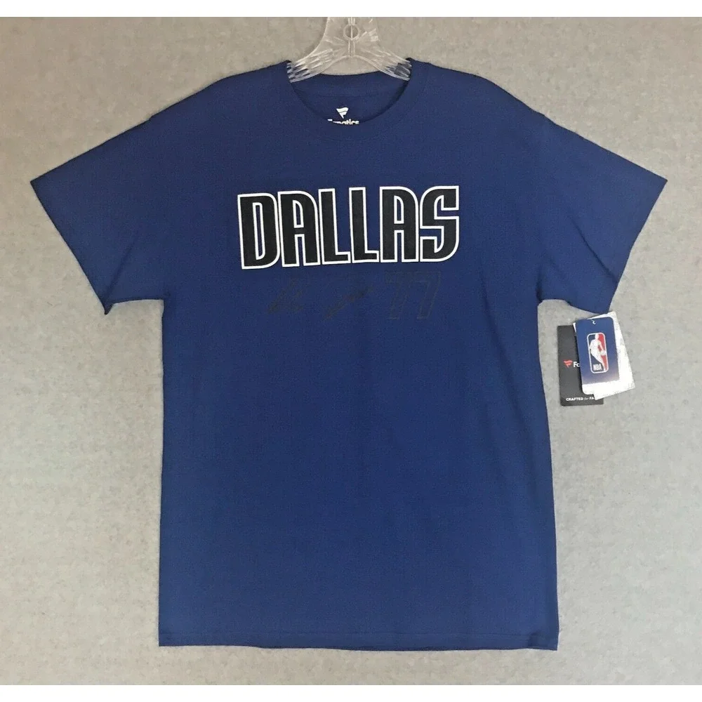 NWT Luka Doncic 77 Dallas Mavericks T-Shirt Mens Medium Blue Facsimile Autograph